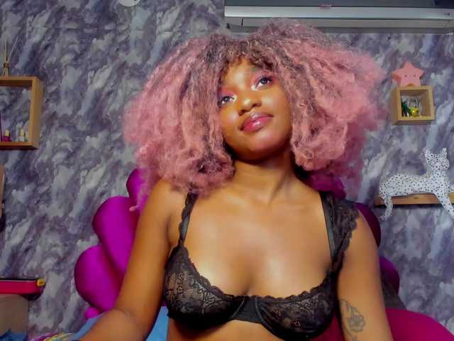 EMMAPARIS's BongaCams show and profile