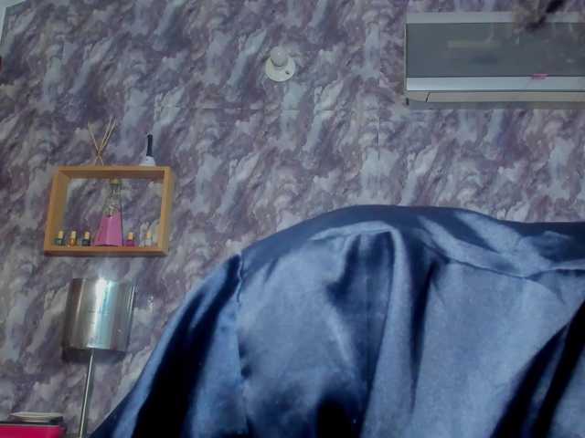 EMMAPARIS's BongaCams show and profile