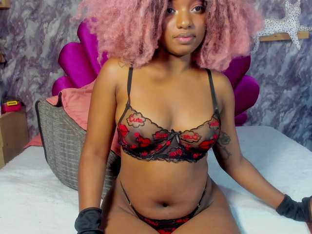 EMMAPARIS's BongaCams show and profile