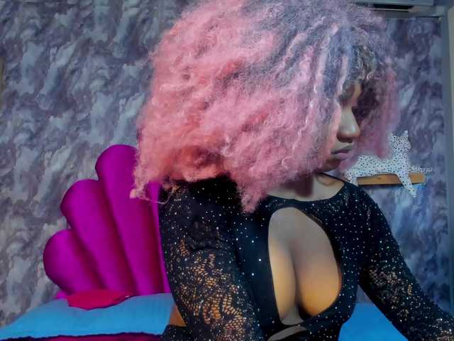 EMMAPARIS's BongaCams show and profile