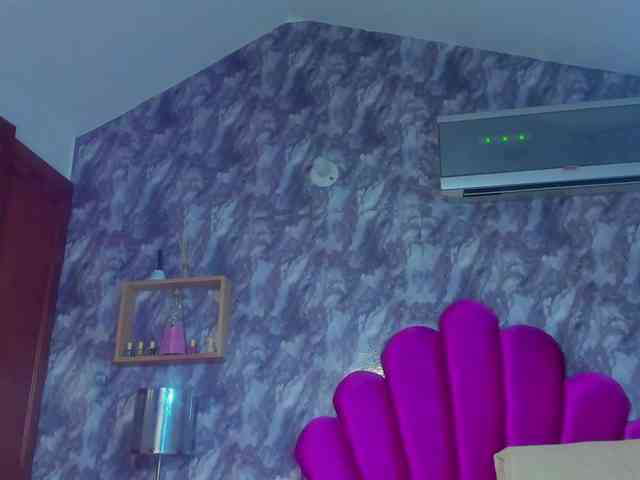EMMA_PARIS webcam