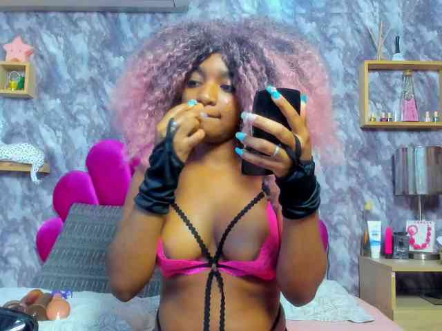 EMMA_PARIS webcam