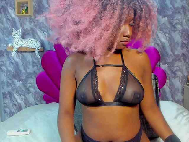EMMA_PARIS webcam