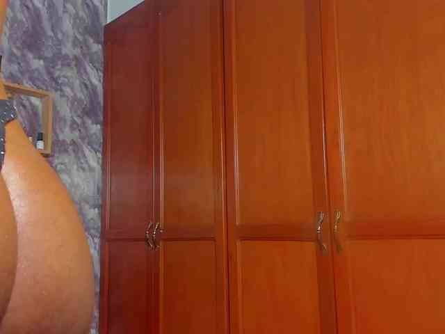 EMMA_PARIS webcam