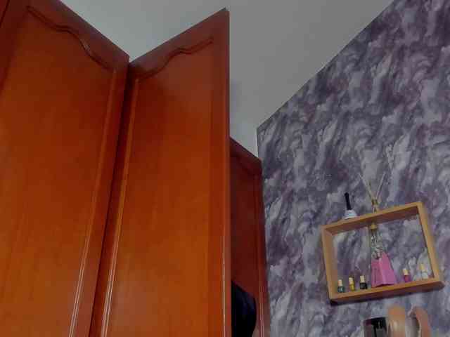 EMMA_PARIS webcam