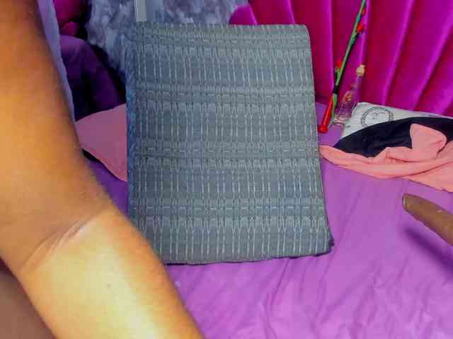 EMMA_PARIS webcam