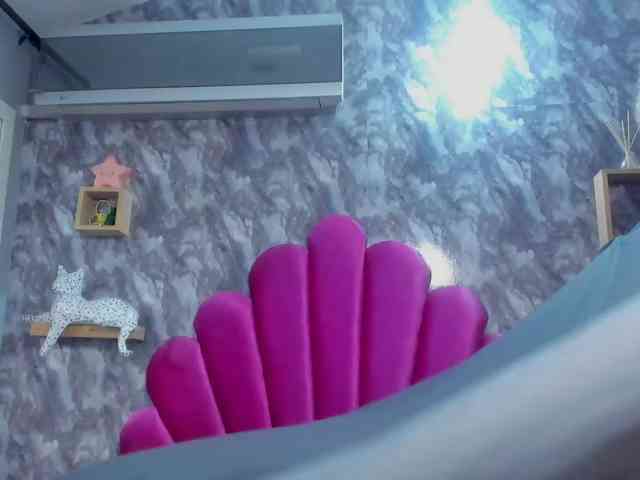 EMMA_PARIS webcam