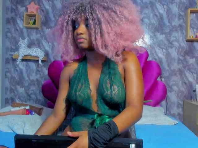 EMMA_PARIS webcam