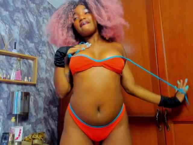 EMMA_PARIS webcam