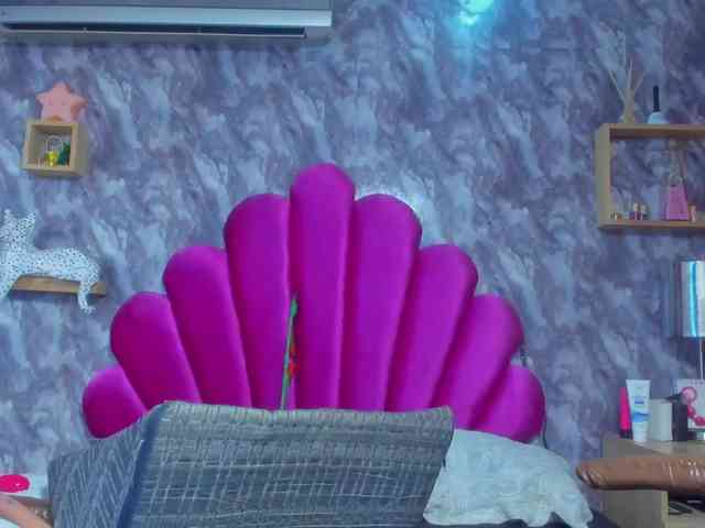 EMMA_PARIS webcam