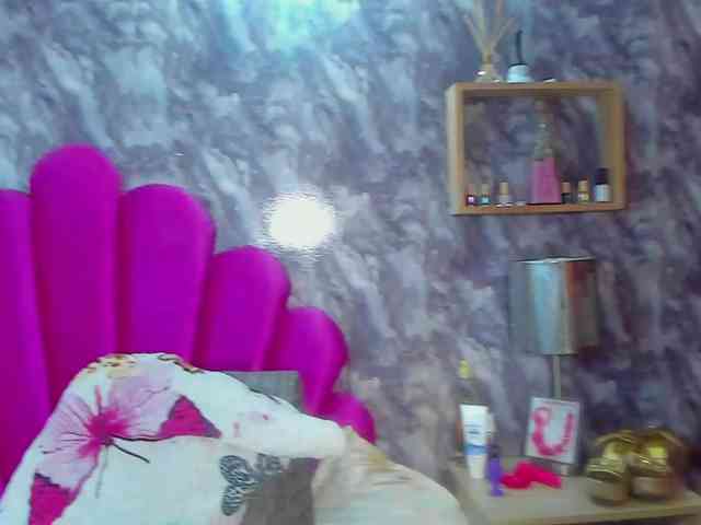 EMMA_PARIS webcam
