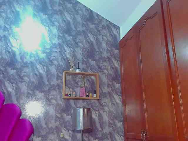 EMMA_PARIS webcam