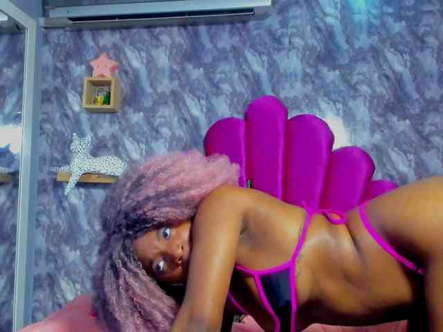 EMMA_PARIS webcam