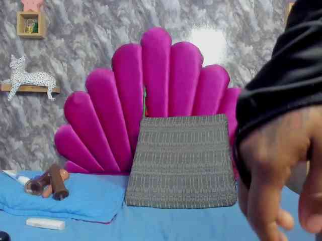 EMMA_PARIS webcam