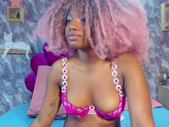 EMMA_PARIS webcam