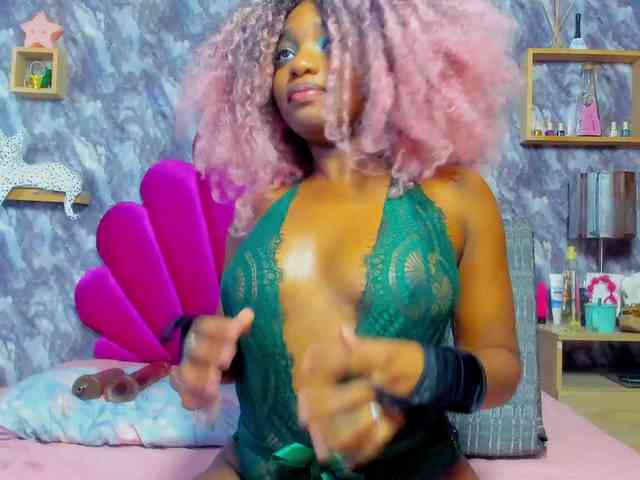 EMMA_PARIS webcam