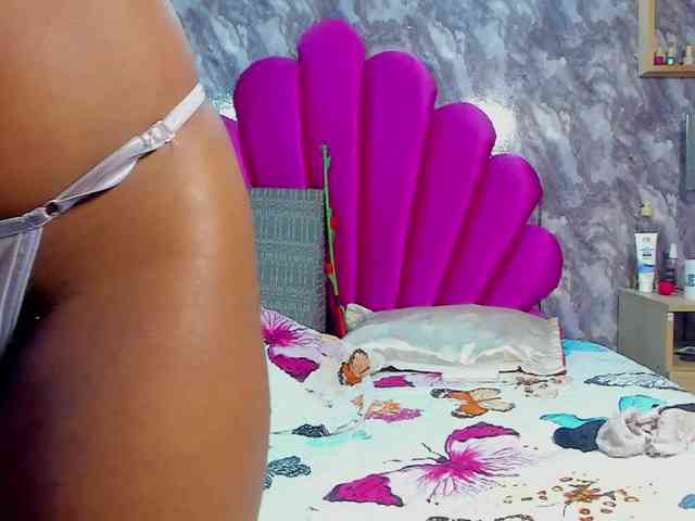 EMMA_PARIS webcam