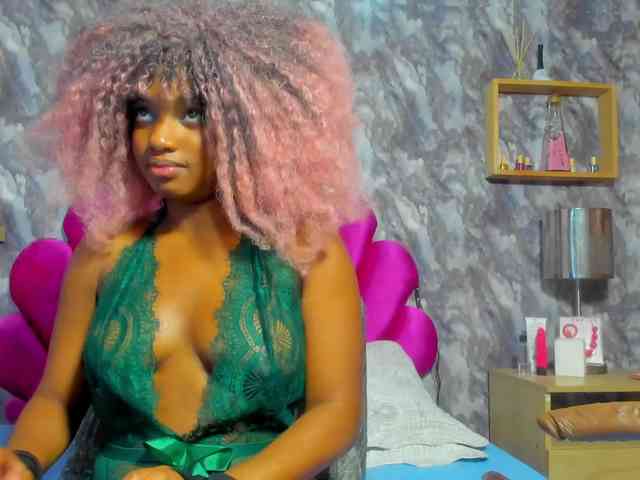 EMMA_PARIS webcam