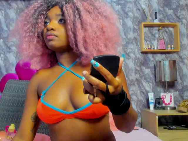 EMMA_PARIS webcam