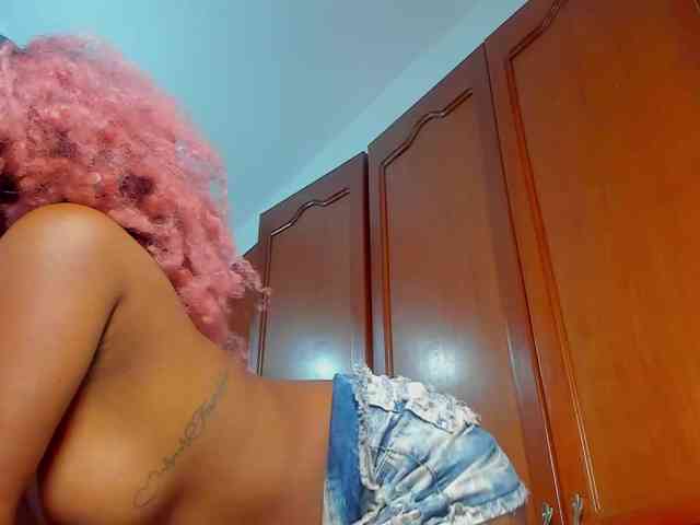 EMMA_PARIS webcam
