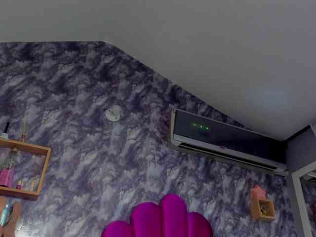 EMMA_PARIS webcam