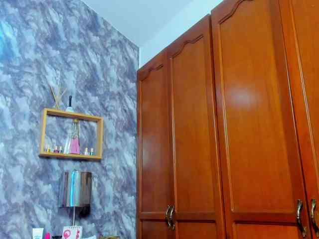 EMMA_PARIS webcam