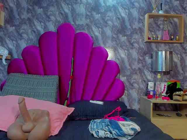 EMMA_PARIS webcam