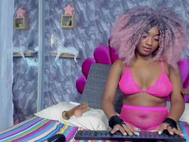 EMMA_PARIS webcam