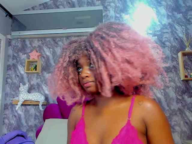 EMMA_PARIS webcam