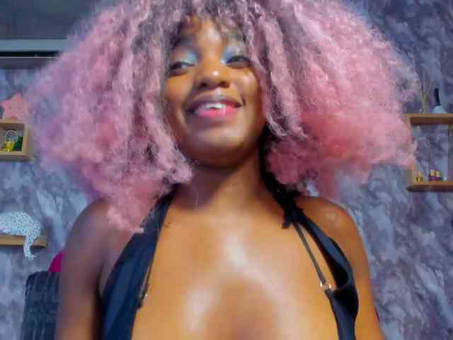 EMMAPARIS Live Webcam on BongaCams
