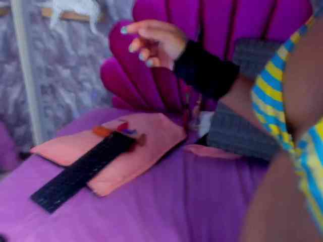 EMMA_PARIS webcam