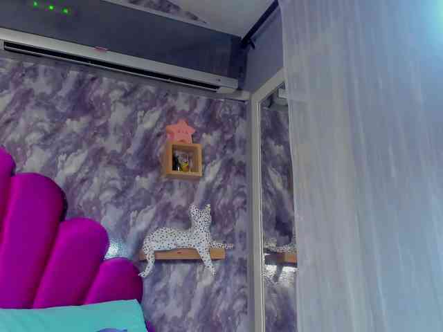 EMMA_PARIS webcam