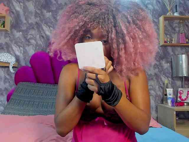EMMA_PARIS webcam