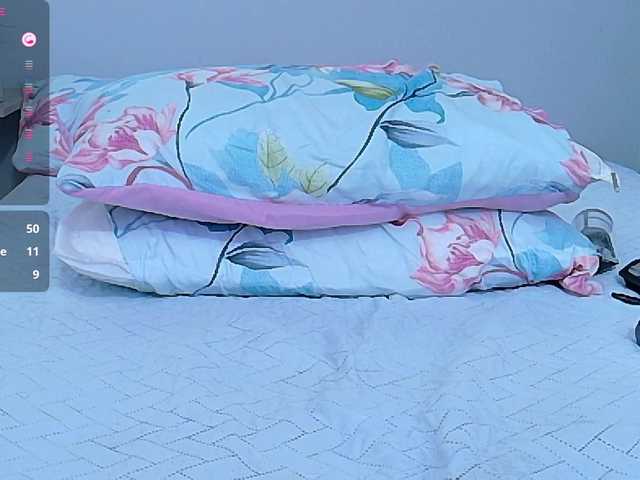 horny18girl's BongaCams show and profile