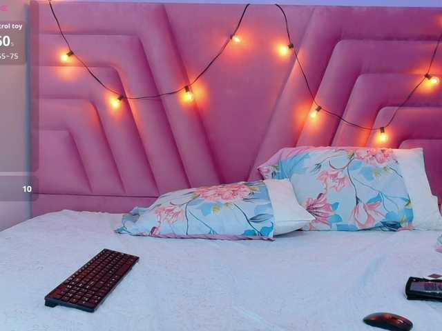 horny18girl's BongaCams show and profile