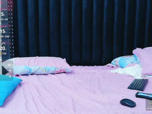 horny18girl's BongaCams show and profile