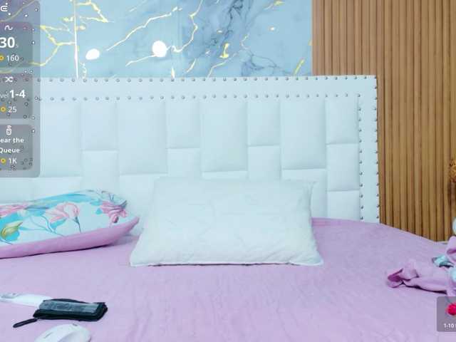 horny18girl's BongaCams show and profile