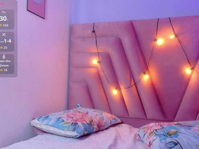 horny18girl's BongaCams show and profile