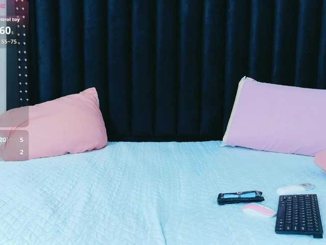 horny18girl's BongaCams show and profile