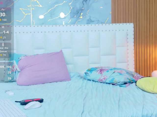 horny18girl's BongaCams show and profile