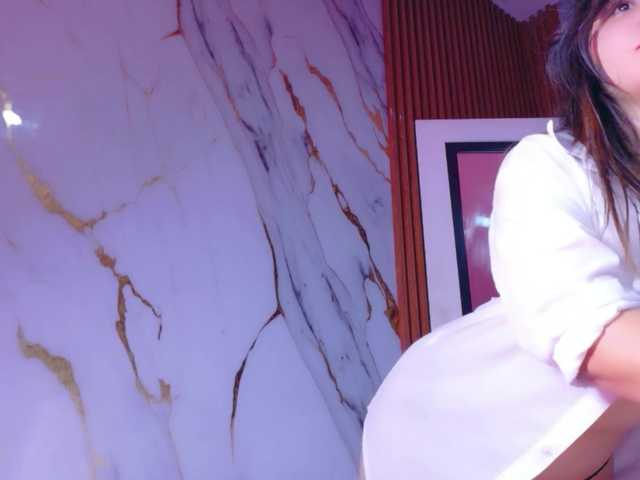 horny18girl's BongaCams show and profile