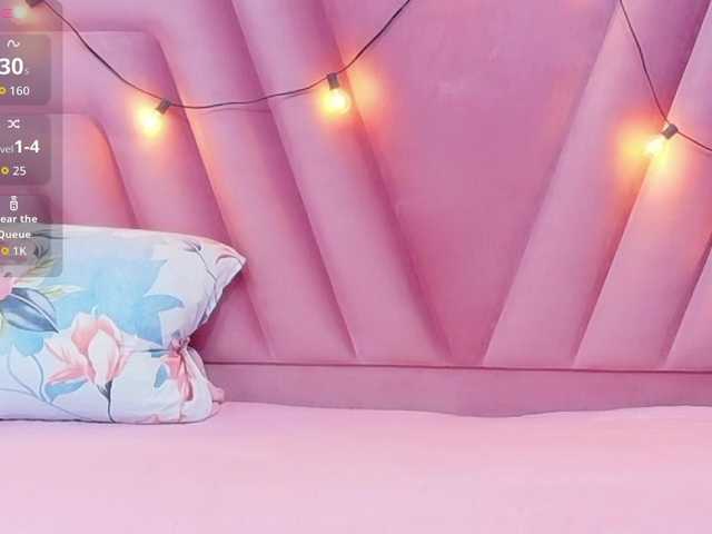 horny18girl's BongaCams show and profile