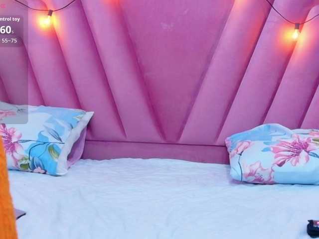 horny18girl's BongaCams show and profile