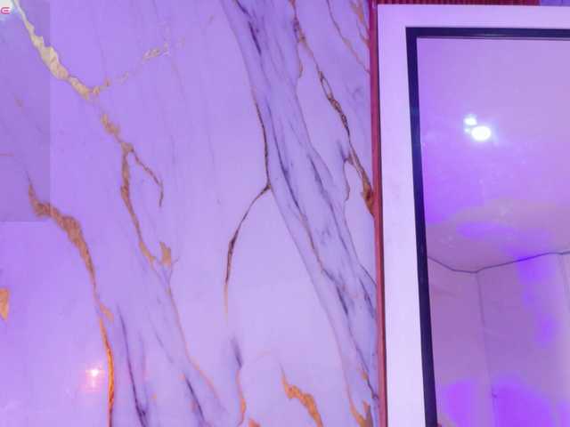 horny18girl live cam profile