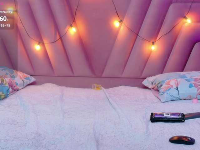 horny18girl's BongaCams show and profile