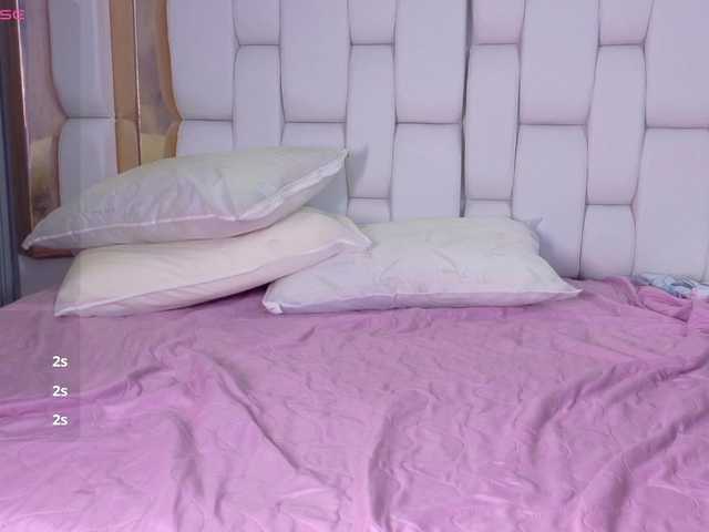 horny18girl's BongaCams show and profile