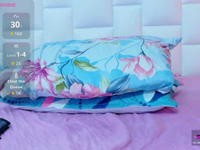 horny18girl's BongaCams show and profile