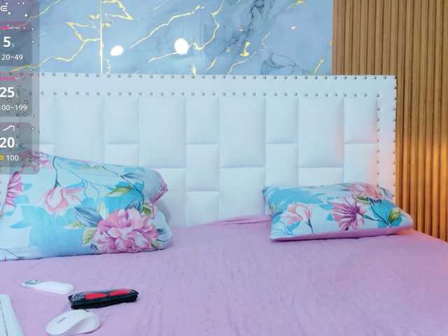 horny18girl's BongaCams show and profile