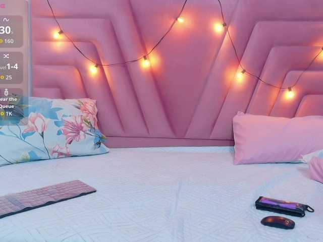 horny18girl's BongaCams show and profile