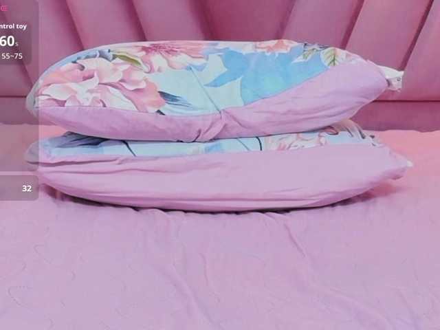 horny18girl's BongaCams show and profile